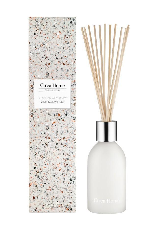 Circa Home Kitchen Alchemy: White Tea & Wild Mint Fragrance Diffuser